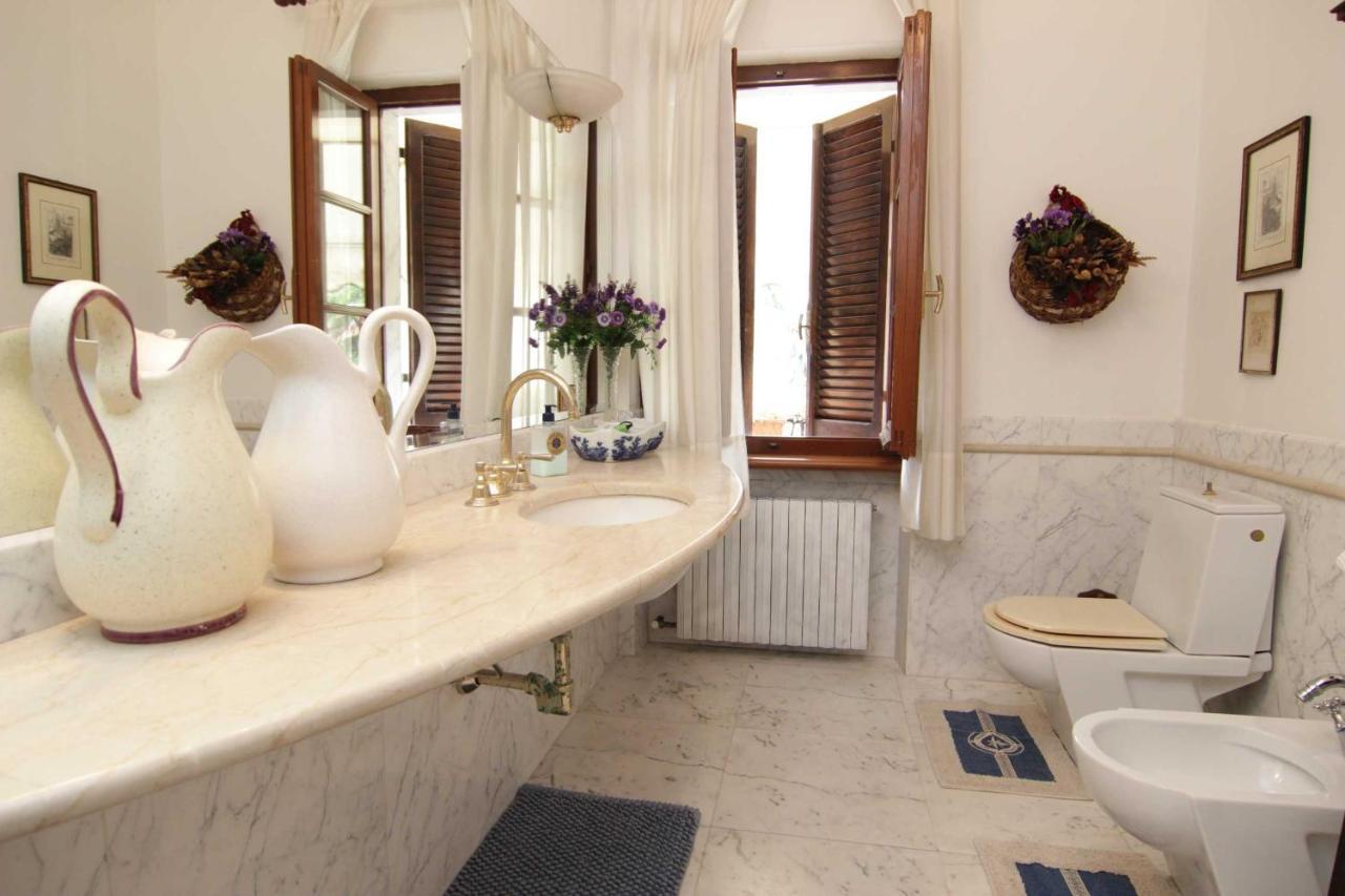L'Arrocco Bed And Breakfast Марина-ді-Каррара Екстер'єр фото
